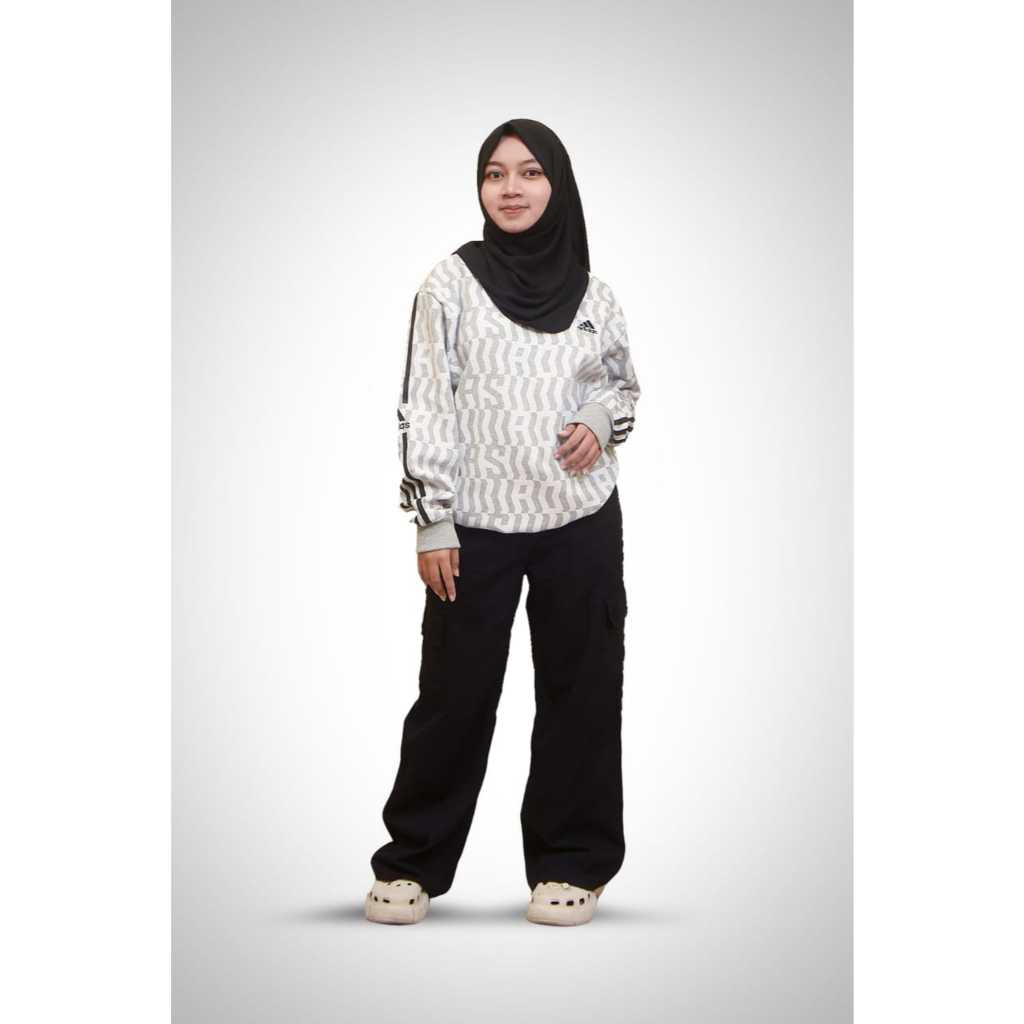 Sweater Crewneck Garis-Garis Hitam Putih Premium