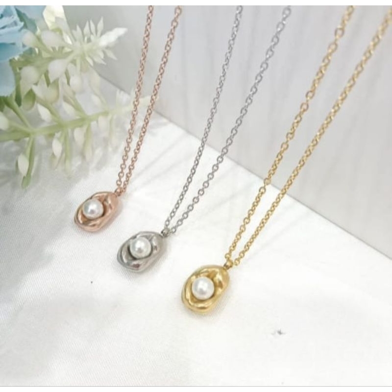 Kalung Titanium Model Rantai Liontin Kerang Mutiara