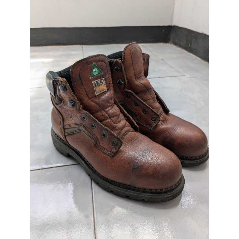RED WINGS 2226 SAFETY BOOTS