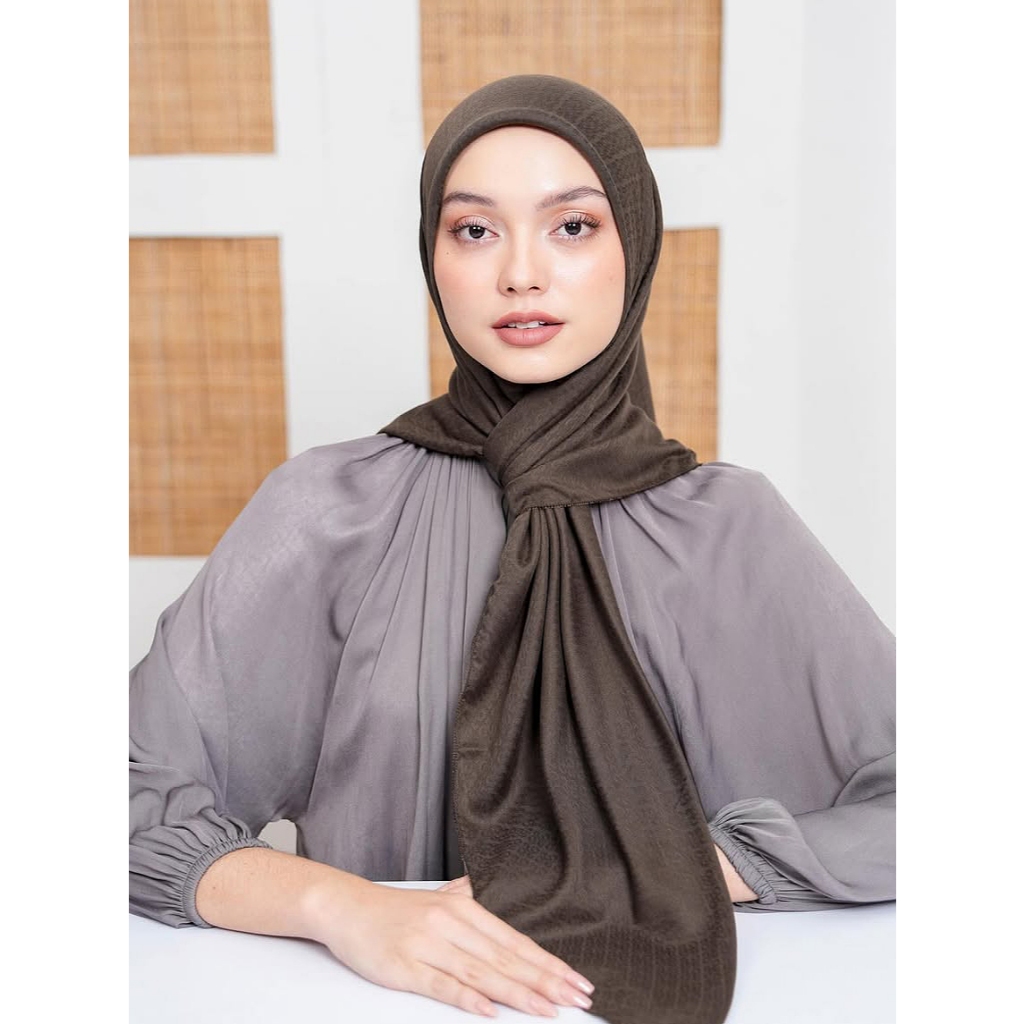 HL Heaven Lights Signature Emboss Voal Scarf