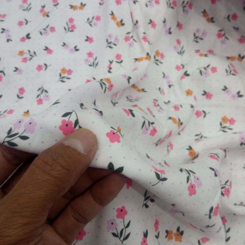 KAIN RAYON KATUN PREMIUM GARMENT MOTIF BUNGA KECIL PINK