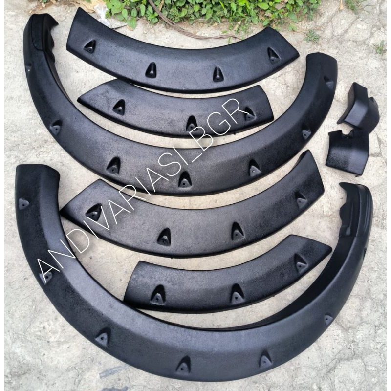 Over fender Mitsubishi Pajero lama 2008 - 2015