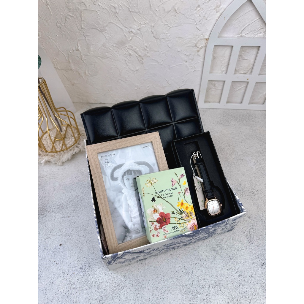 

KADOPEDIA Hampers Gift Box Hadiah Kado Ulang Tahun Wanita Istri Kado Wisuda - SOPHIE (UT0026)