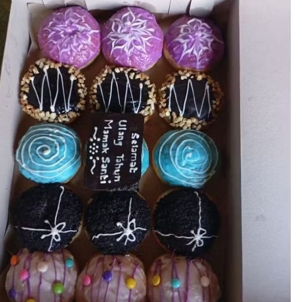 

Ready 1/2 lusin / Donat fresh Pilihan Rasa Best Seller