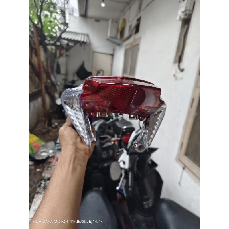 Lampu stop lampu belakang standart Vario 125 old vario 125 Kzr 2013-2015 mikka merah