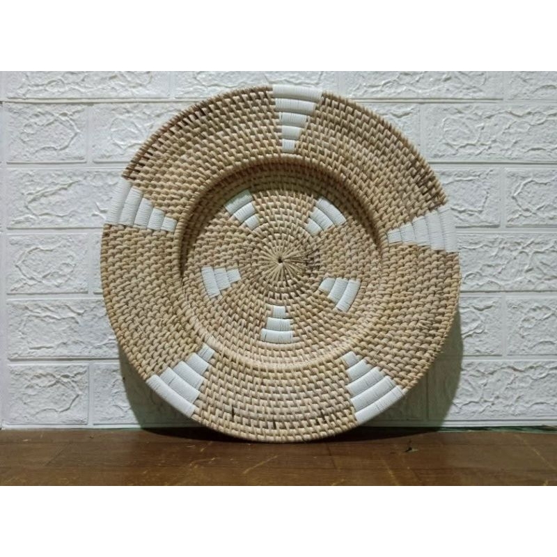 Hiasan dinding (Model piringan)