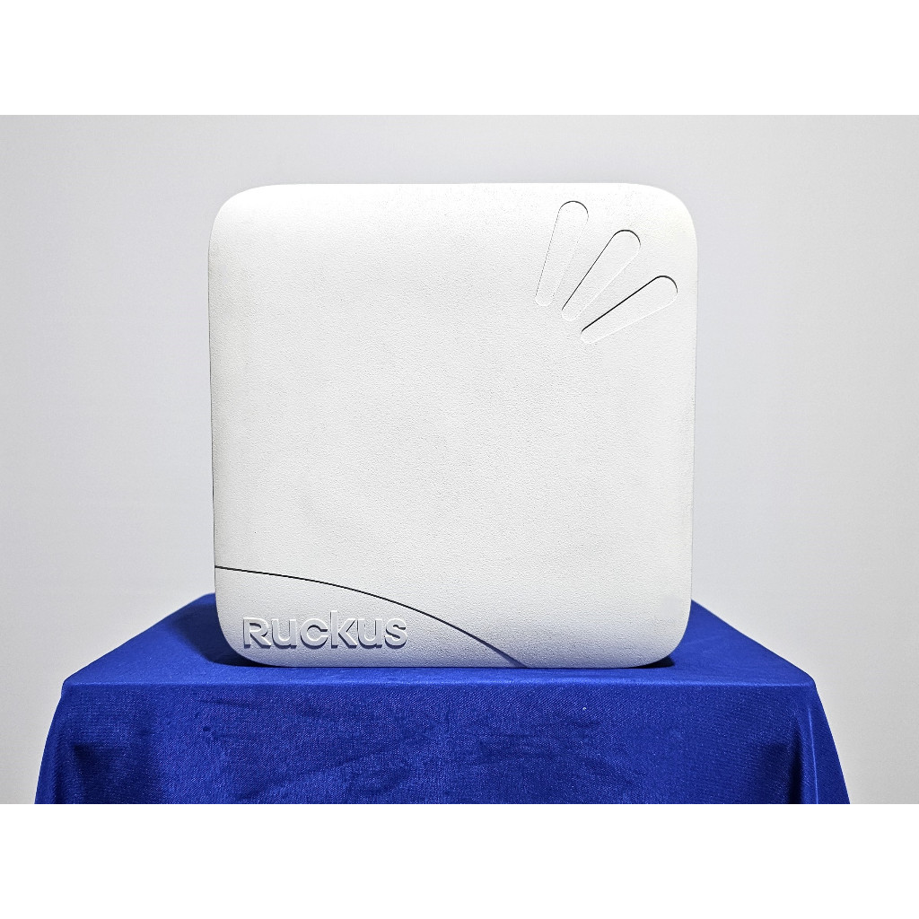 Wireless Access Point Ruckus R700 Dual Band 2.4 Ghz dan 5 Ghz 2 Port Gigabit Managed Web Based