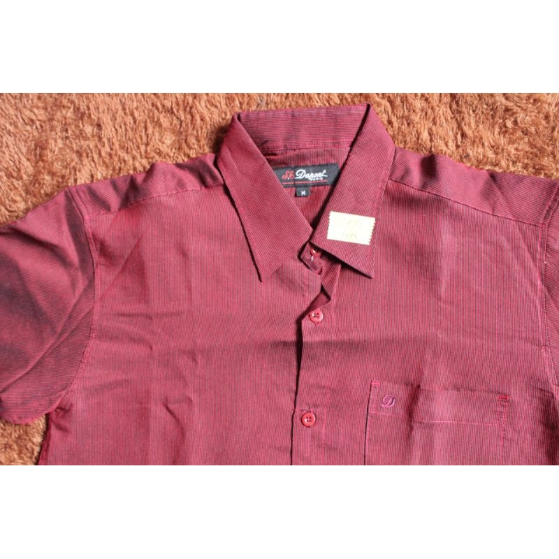 Kemeja lengan Panjang  keren seperti baru " ST Dupont" mulus warna jreng, size M lebar dada 50 panja