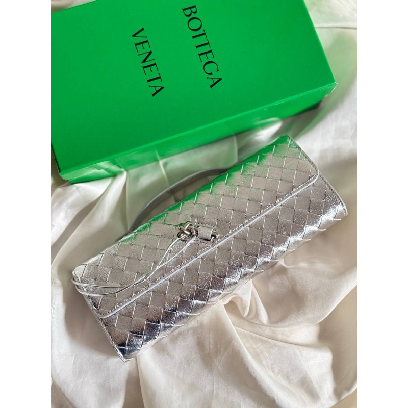 Tas cbbv clutch silver colours