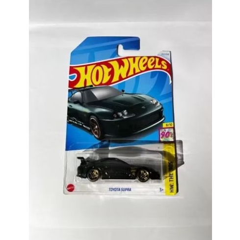 HW Toyota Supra & Loose Porsche