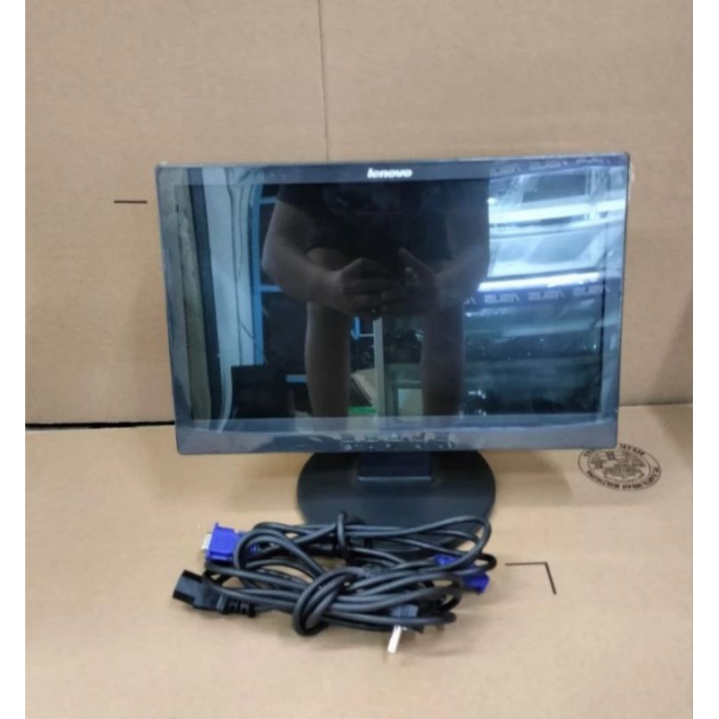 Monitor Lenovo LCD 16 inch wide