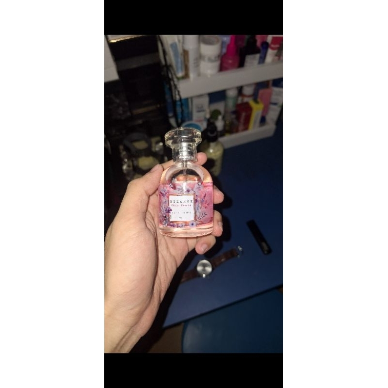 parfum bizarre chic haute