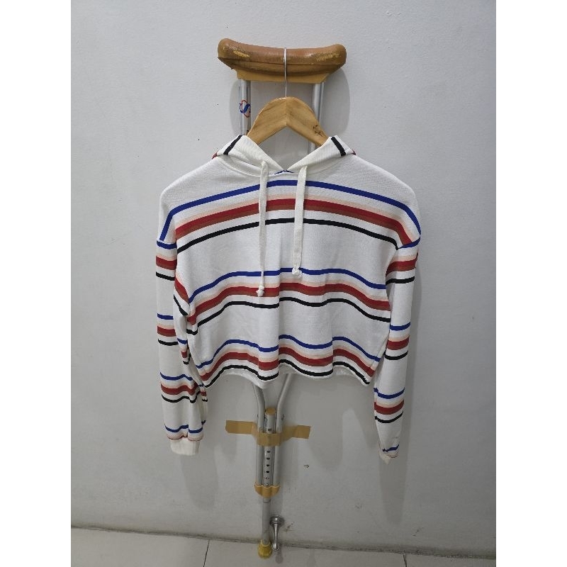 Bershka hoodie white vintage Item. women Selection. 100% original. size XS. baju hoodie wanita warna