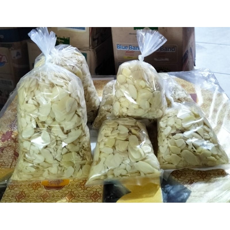 

kacang almon repack 100g & 250g