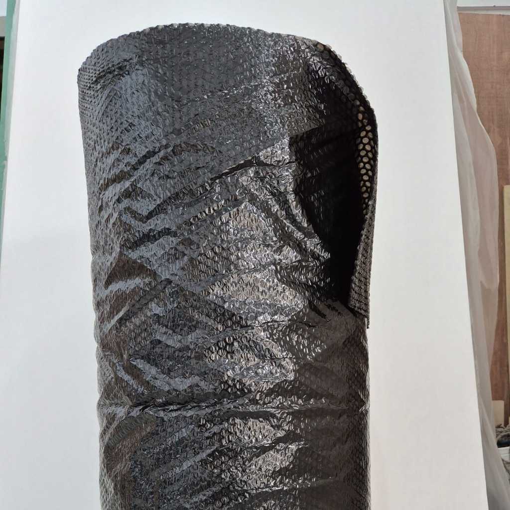 

Packing tambahan Bubble Wrap tebal warna hitam ukuran 100 x 125 cm harga Per meter