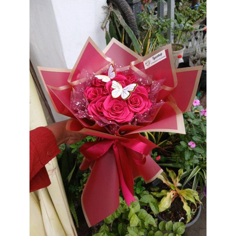 

Round buket pita satin maroon (tanpa gliter)