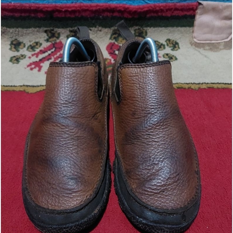 Sepatu kulit second columbia size 41 ½ setara 42 minus slide akhir