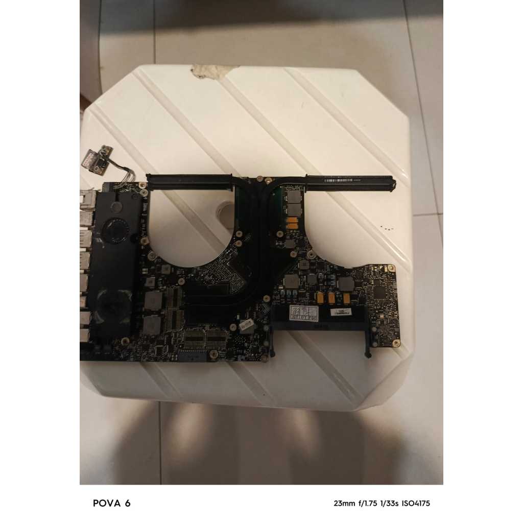 Original Logicboard Macbook Pro 17” 2010 2011 Mati bekas service