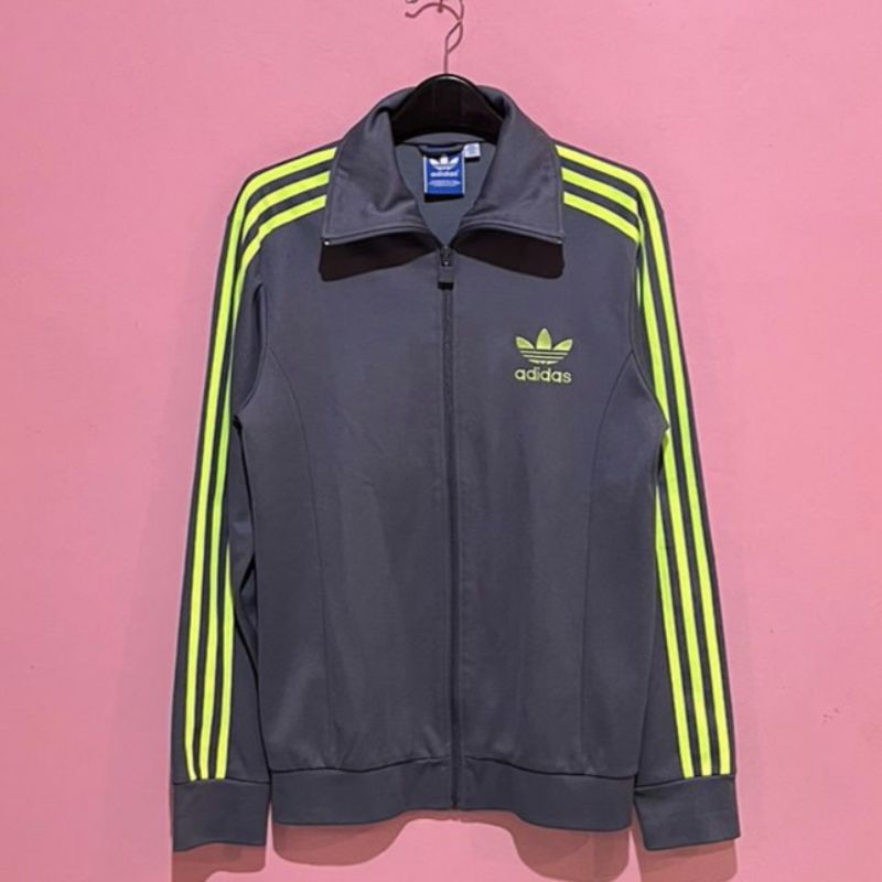 tracktop adidas bunga