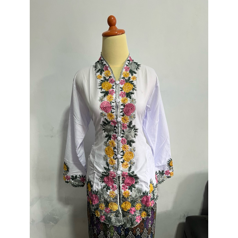 KEBAYA ENCIM WARNA SENADA MODERN BORDIR MOTIF BUNGA - PUTIH