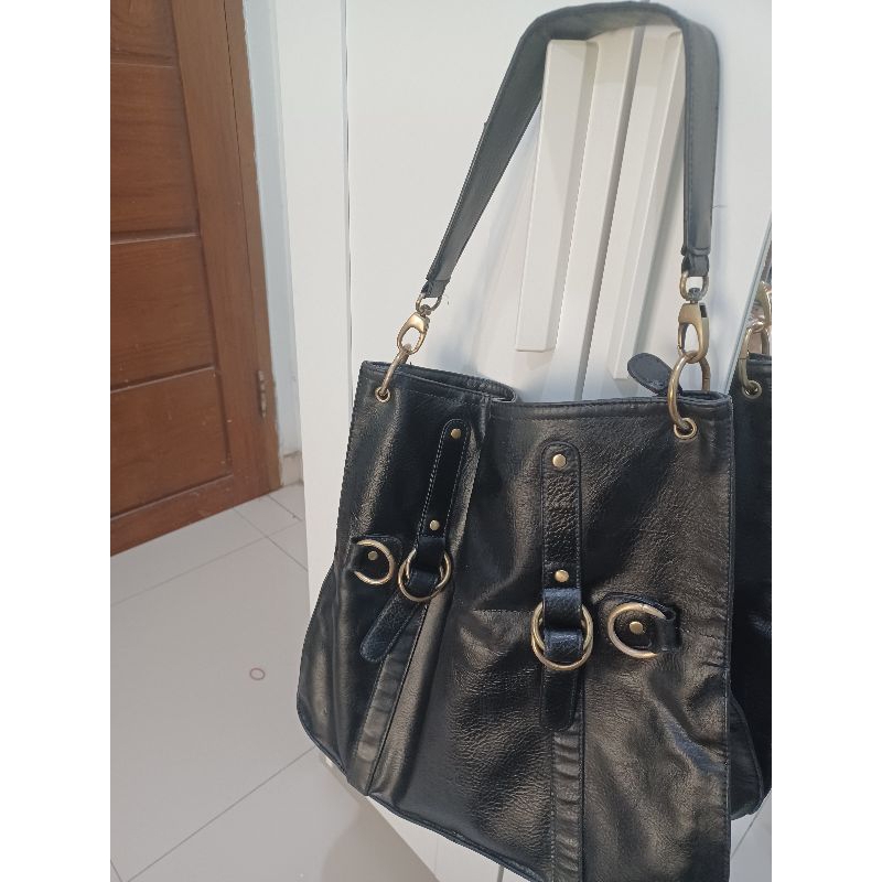 Jual tas elle original kulit asli, kondisi msh ok, hanya ada tali pendek