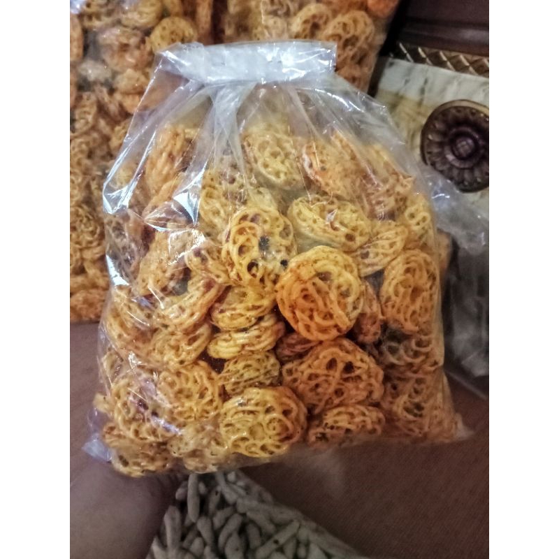 

Krupuk Seblak Daun Jeruk 1kg / Krupuk Seblak Mamang Rafael