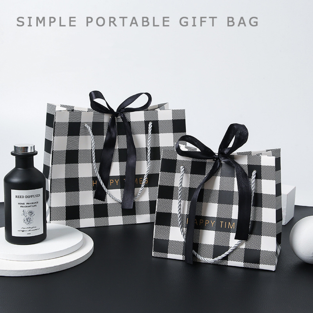 

Tas Kertas Pesta - Cocok untuk Wedding & Engagement - Desain Berkelas Paperbag / Kantong Untuk Hadiah / Kantong Hampers/Paperbag Hajatan /kantong souvenir nota tas ulang tahun anak tas bepergian gift bag totepack set-5