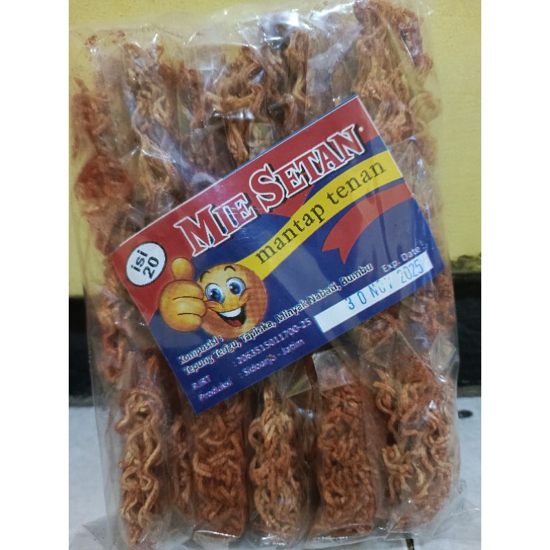 

makanan ringan mie setan pedas poll 1 pack isi 20 pcs