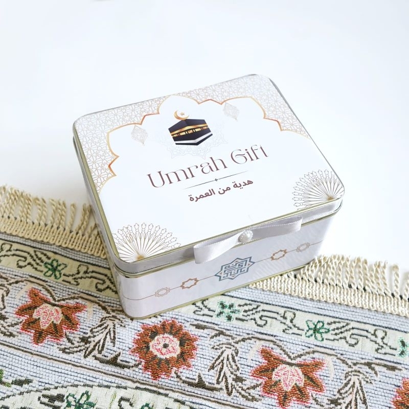 Oleh Oleh Haji Umroh Paket Kareem (Snack&Sajadah)