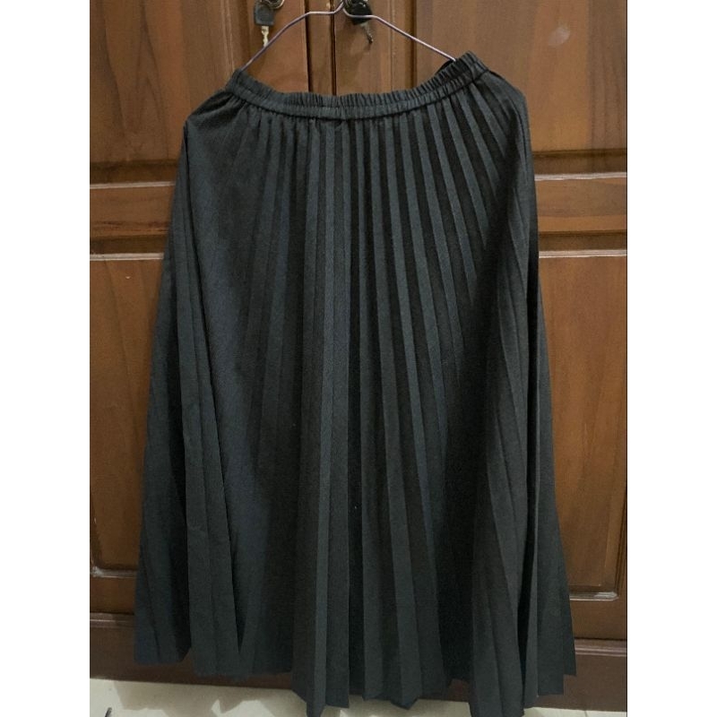 Uniqlo rok pleated