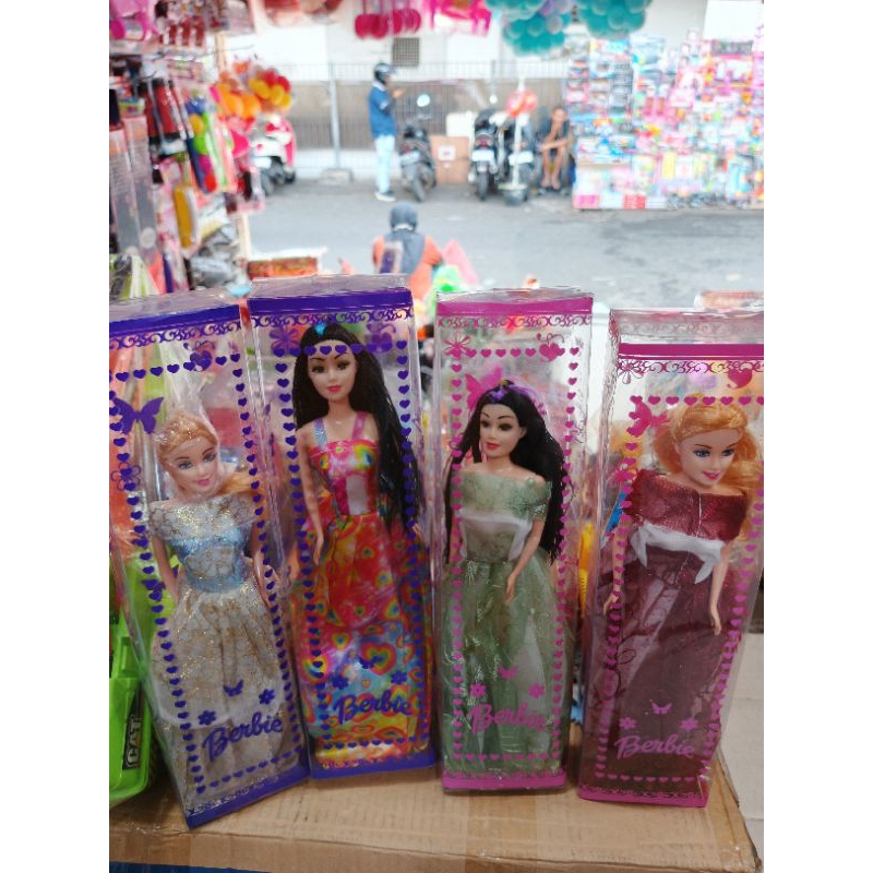 Boneka Berbie mainan anak perempuan kotak mika