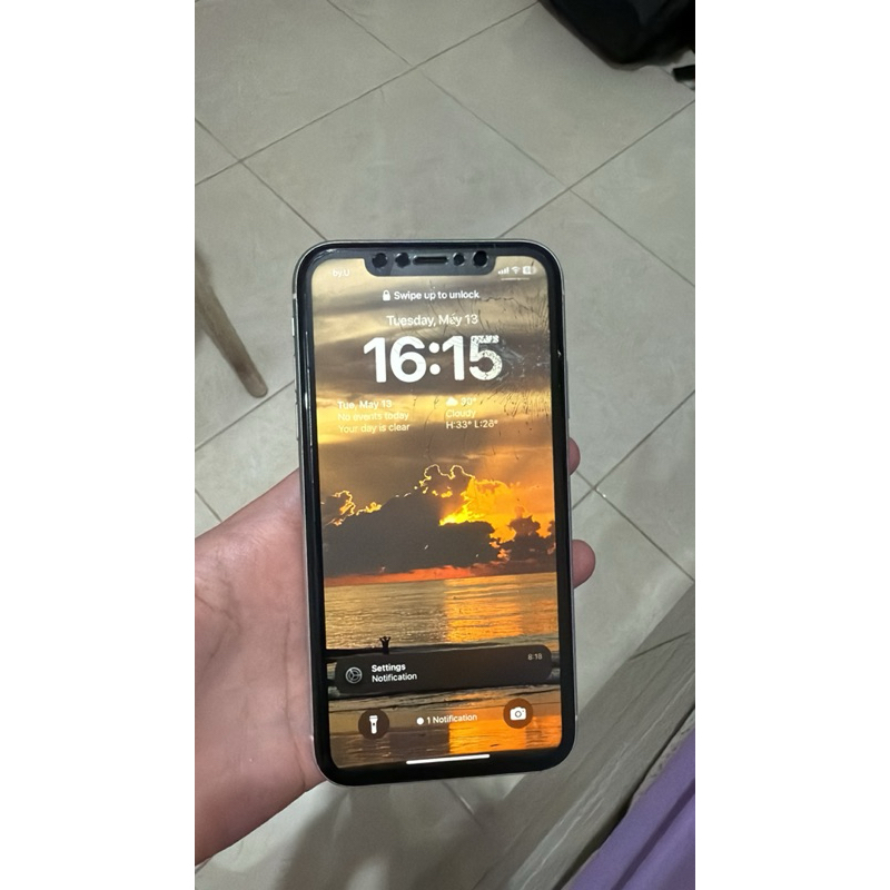 iphone 11 + airpods 2