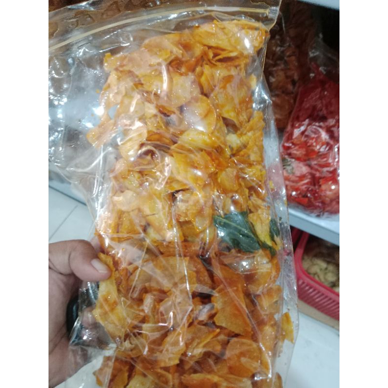 

CEMILAN KRIPIK SINGKONG PEDAS MANIS DAUN JERUK 500G