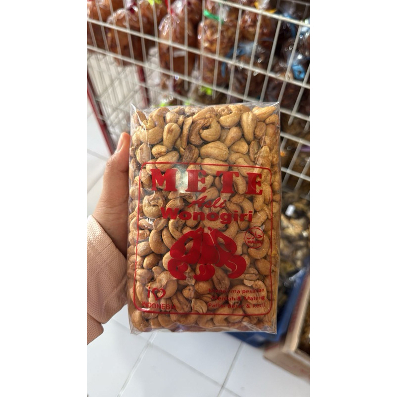 

kacang mete matang (roasted) 1kg bersih