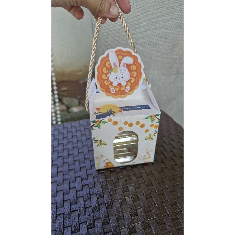 

Box Mooncake 125gr box mooncake 150gr box mooncake 100gr kotak kue bulat isi 2 dus mooncake sekat 2 box mooncake exclusive dus kue bulan 125gr box mooncake 50-75gr box mooncake sekat 2