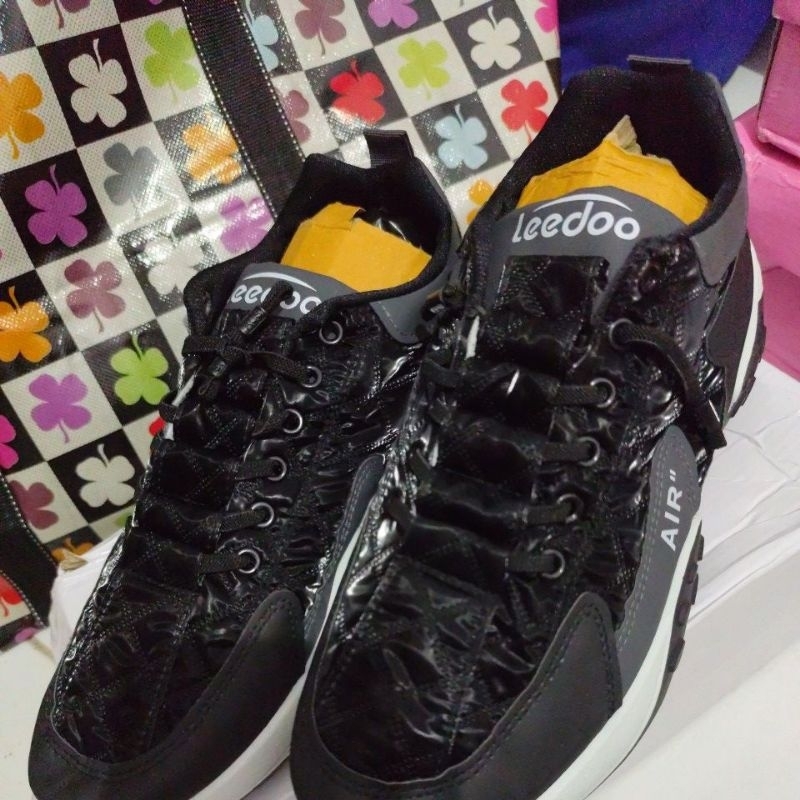SEPATU OLAHRAGA LEEDOO UKURAN 42