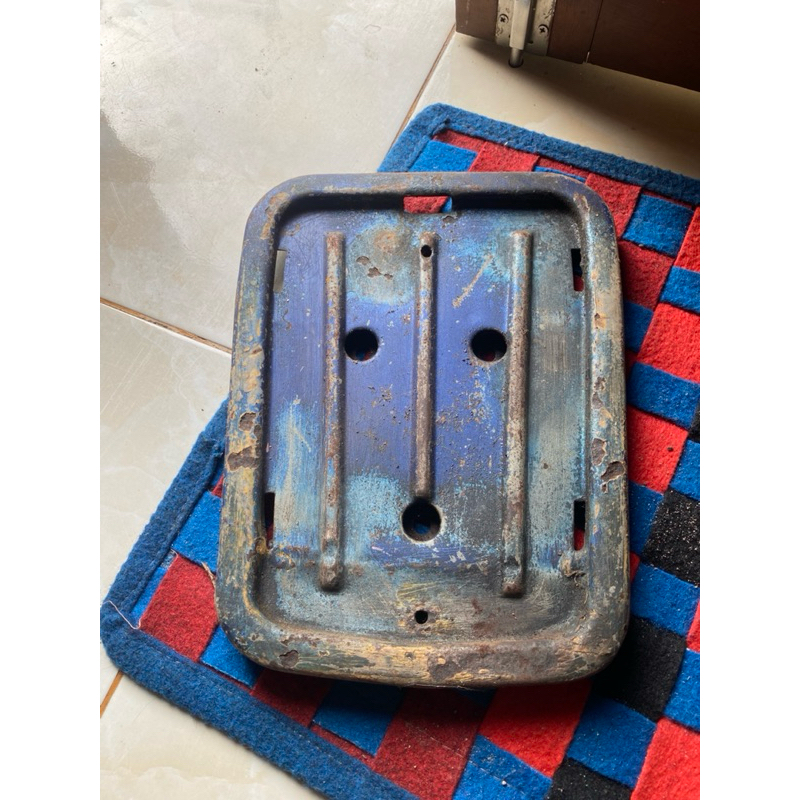 Tatakan jok belakang vespa super sprint ori