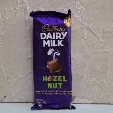 

CADBURY DAIRY MILK HAZELNUT 130 GRAM