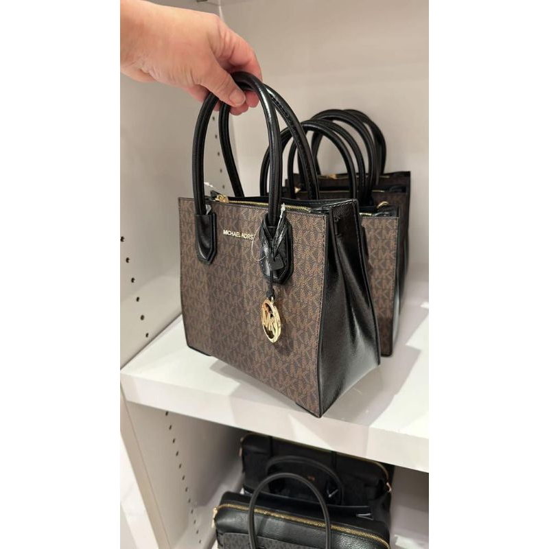 MK Mercer Medium Black Signature n