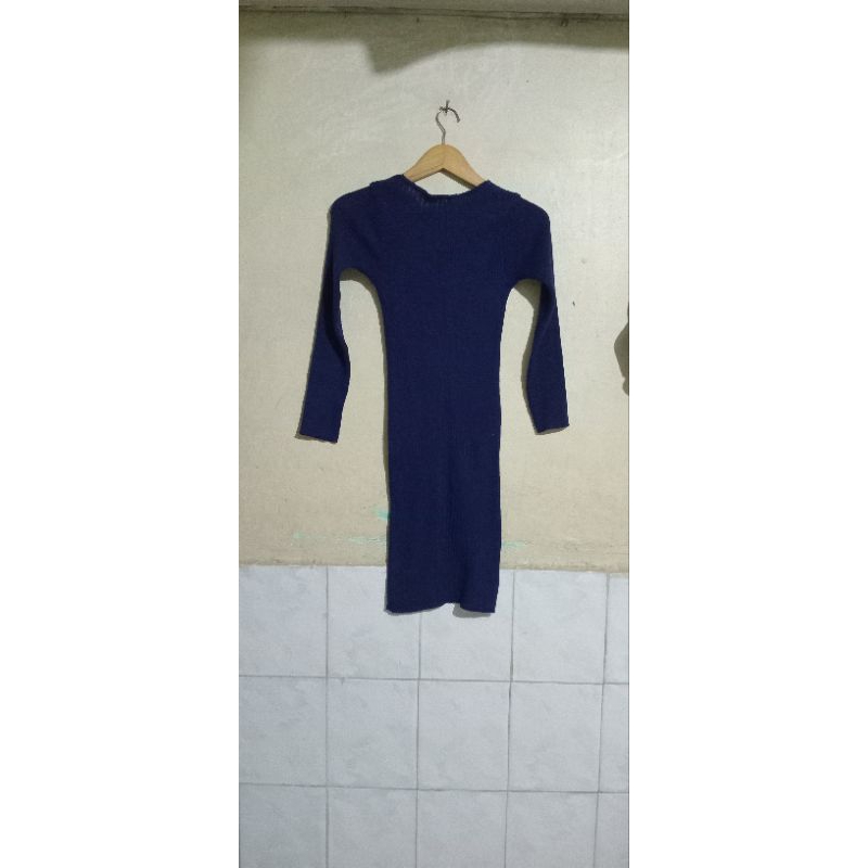 Dalaman Rajut Navy Atasan Bekas Pakaian Preloved