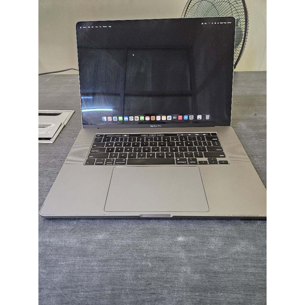 Macbook pro 2019 16inch i9 32/512 touchbar