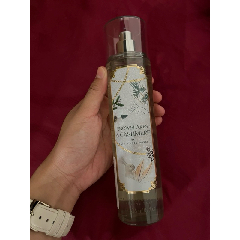 bath&body works fragrance mist snowflakes & cashmere