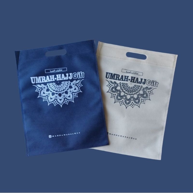 

Tas Spundbond Umrah-Hajj (besar muat sajadah) Gift 30x40cm