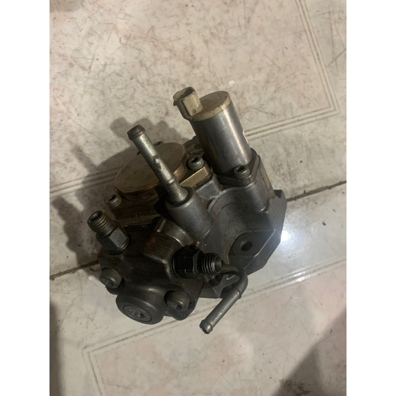 Injeksi pump innova supply pump atau INJEKTOR Hilux innova fortuner pompa injeksi hiace ORIGINAL
