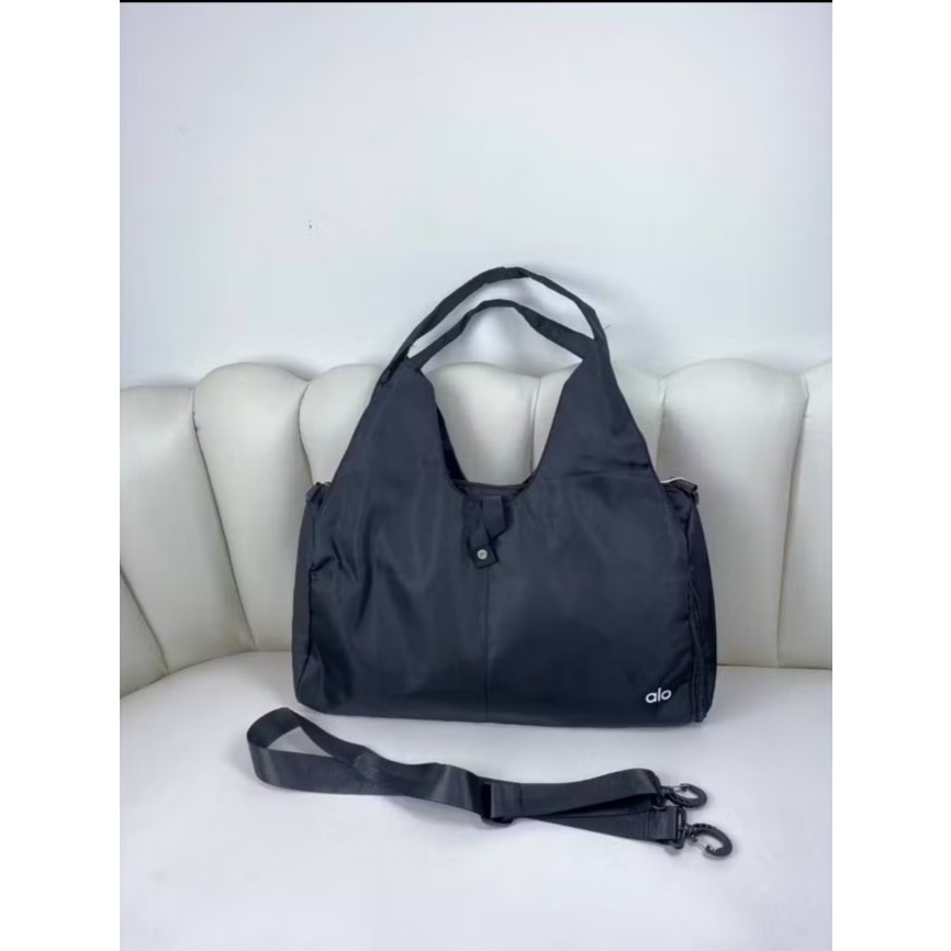 TAS DUFFLE BAG OLAHRAGA 4LO YOGA BAGS ORIGINAL / TAS OLAHRAGA / TAS GYM / TAS OLAHRAGA PRIA WANITA