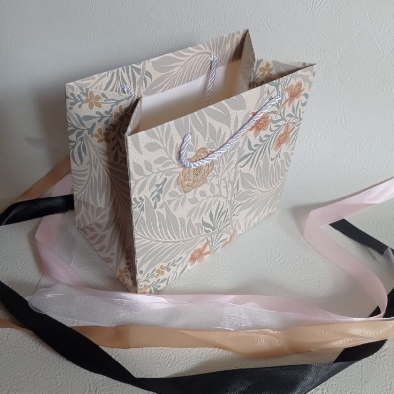 

paperbag import kecil gratis pita | paper bag premium | motif D | paperbag jogja
