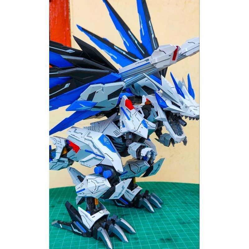 ZOIDS BERSERK FUHRER FREEDOM WINGS by ZA SUPERNOVA