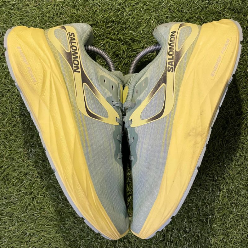 Sepatu Running Salom*n Aero Glide (Size 42)