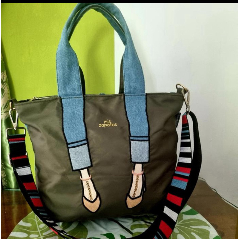 Tas selempang wanita Mis Zapatos army girl feet prel*ved