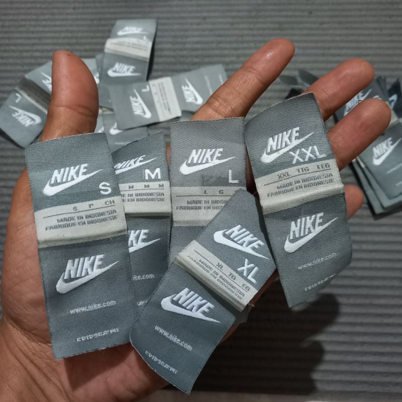

tag size label merk nike untuk sportwear